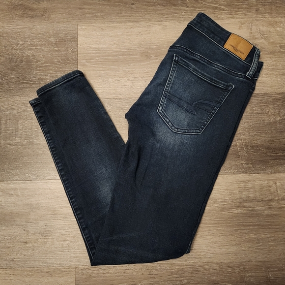 American Eagle Outfitters Denim - Dark Wash American Eagle Super Stretch Skinny Jeans Size 4 Regular